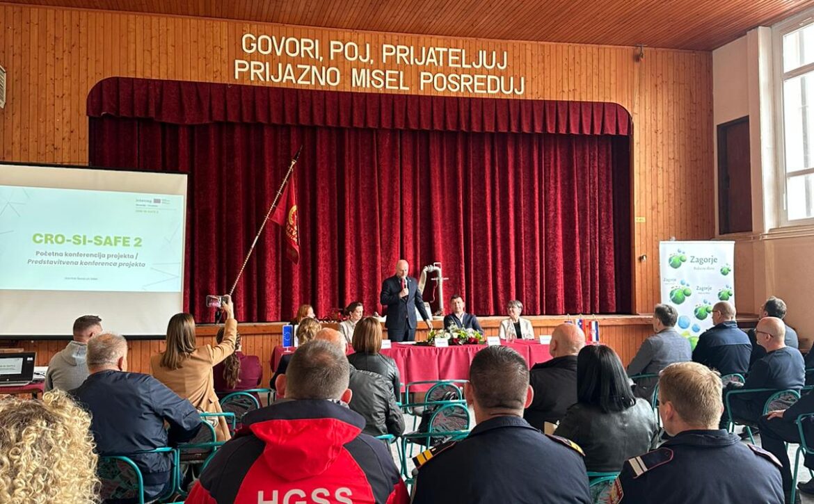 Novinarska konferenca..